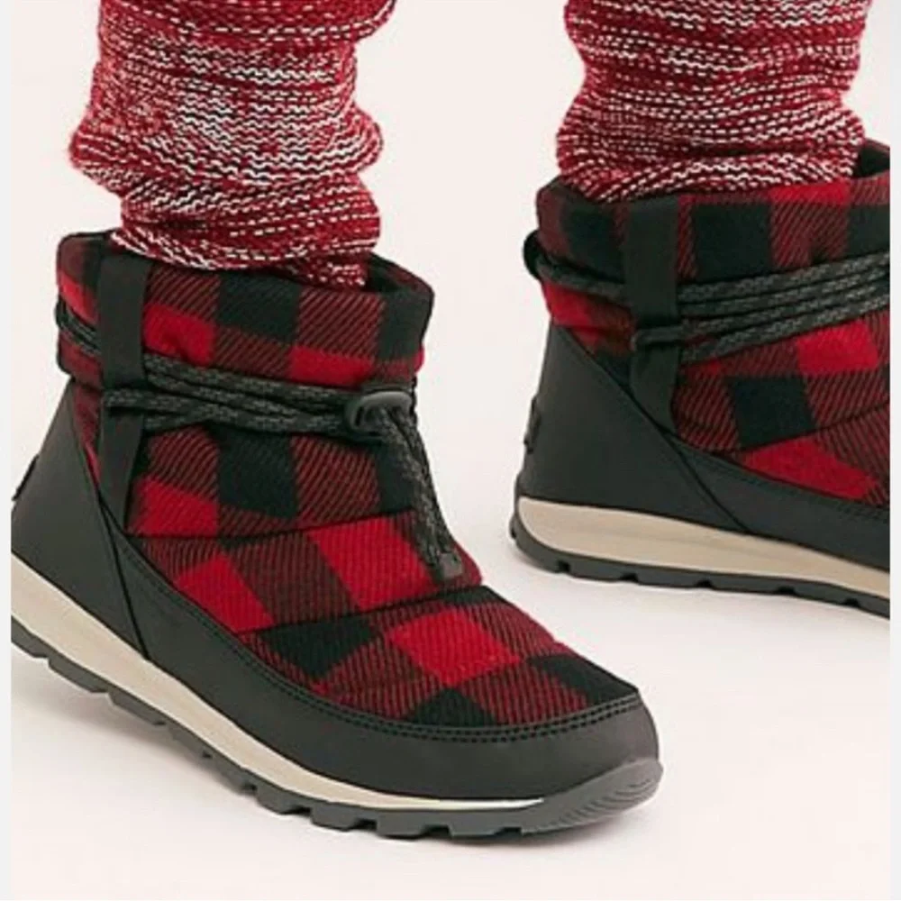 SORREL Whitney Short Winter Boots in Buffalo Plaid Size 8 — VERY GENTLY WORN!!!